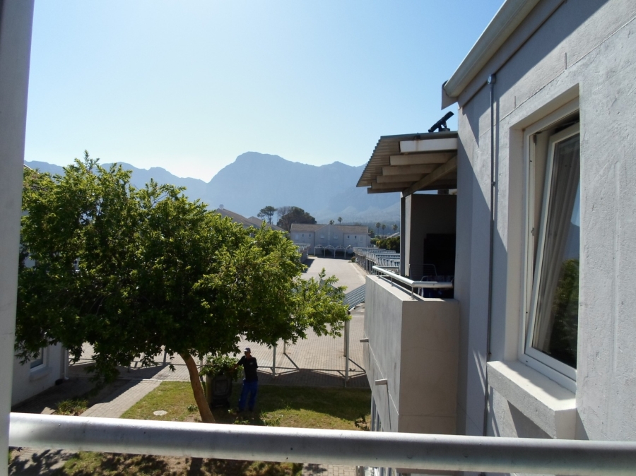 To Let 2 Bedroom Property for Rent in Amstelhof Western Cape